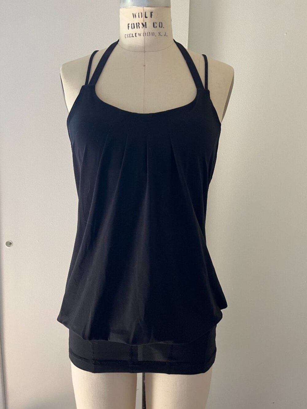 Vintage LULULEMON workout top size S in black